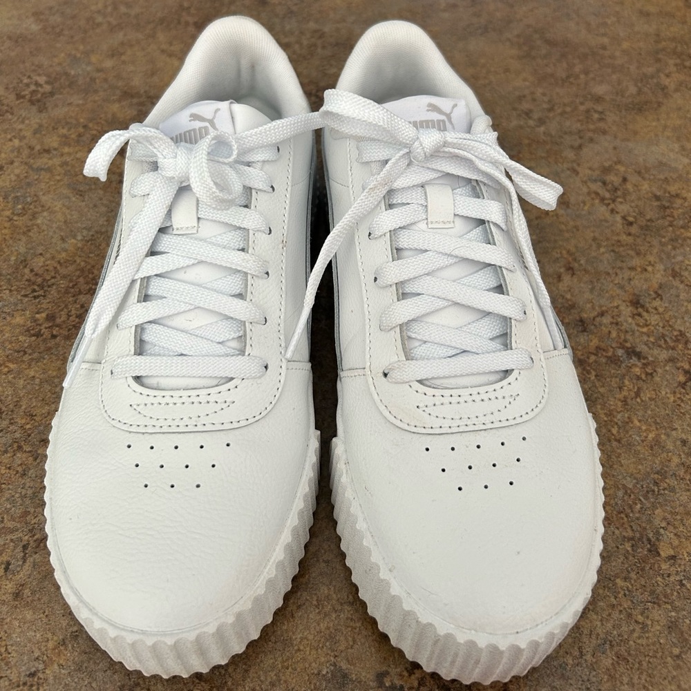 Women’s Carina Puma Sneakers size 10 1/2